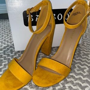 Beautiful yellow heels